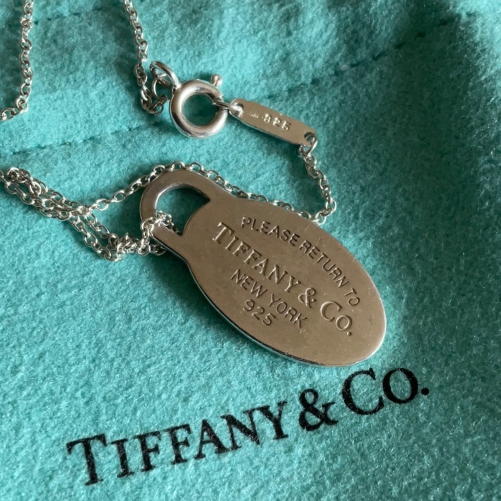 Tiffany Oval tag pendant